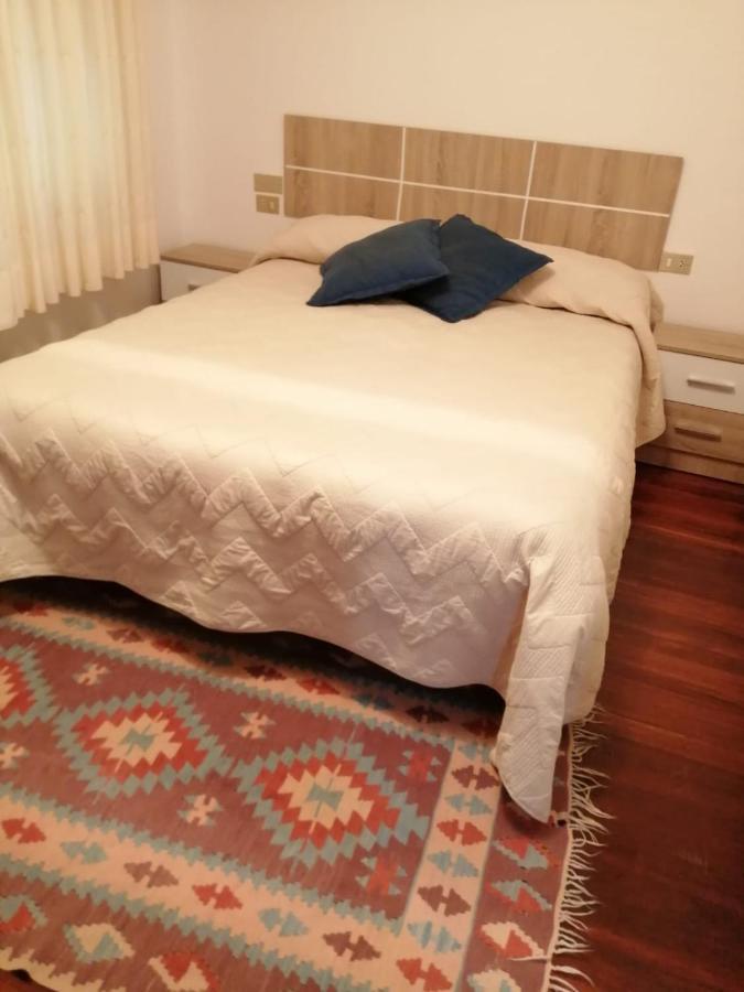 El Piso De La Placita Redondela Bagian luar foto