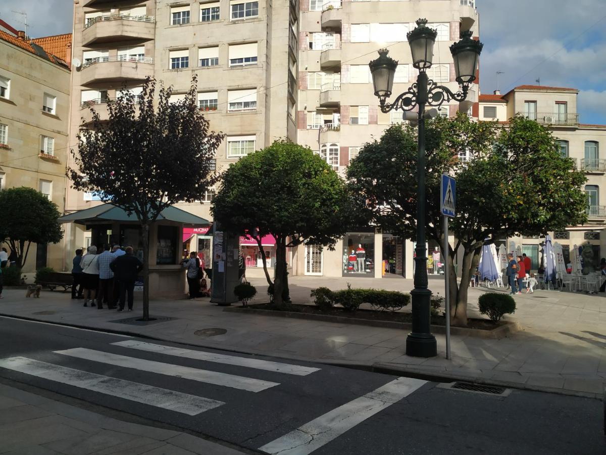 El Piso De La Placita Redondela Bagian luar foto